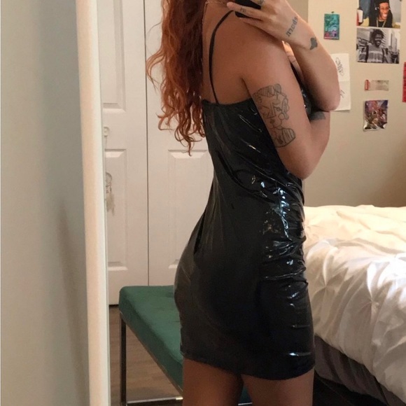 Black dress - Picture 2 of 3